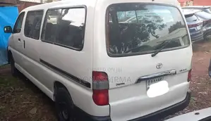 Toyota HiAce 2011 White