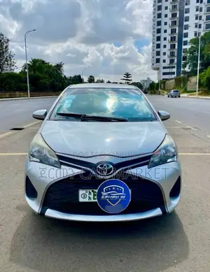 Toyota Yaris 2020 Silver
