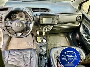 Toyota Yaris 2020 Silver