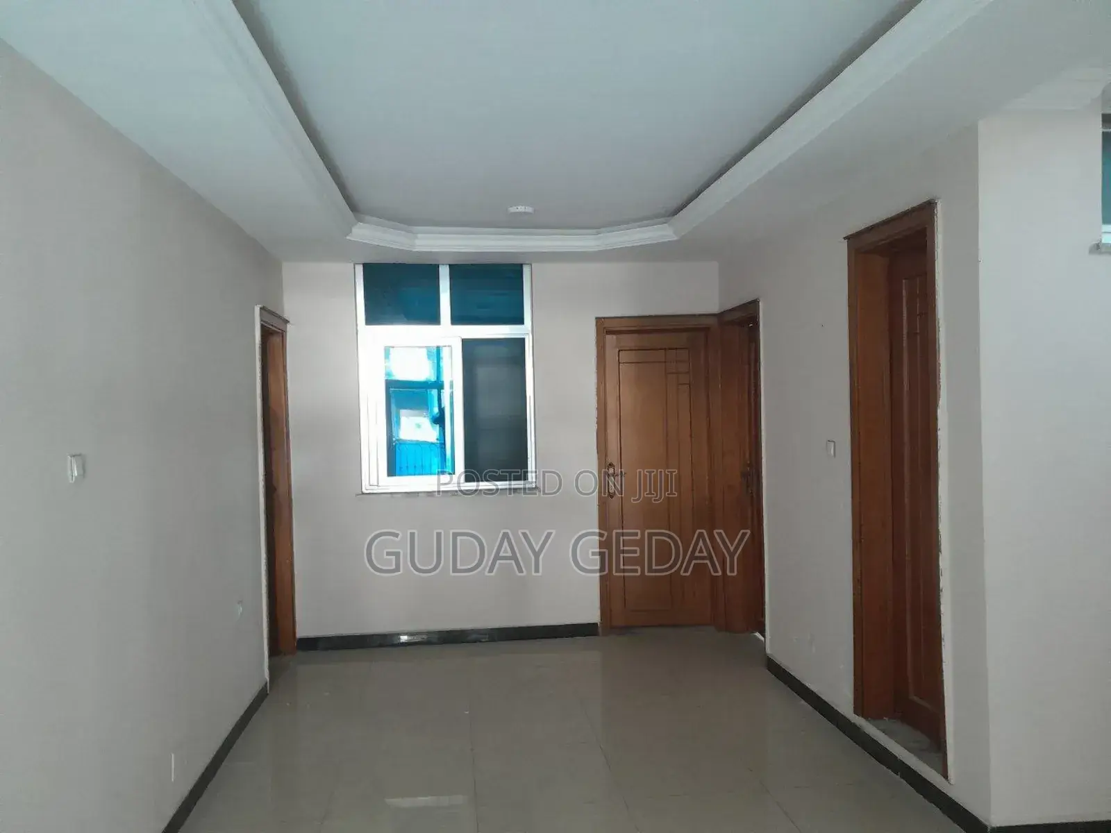 261 Kare G+4 Building