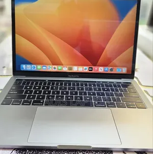 Photo - New Laptop Apple MacBook Pro 2017 16GB Intel Core I7 SSD 512GB