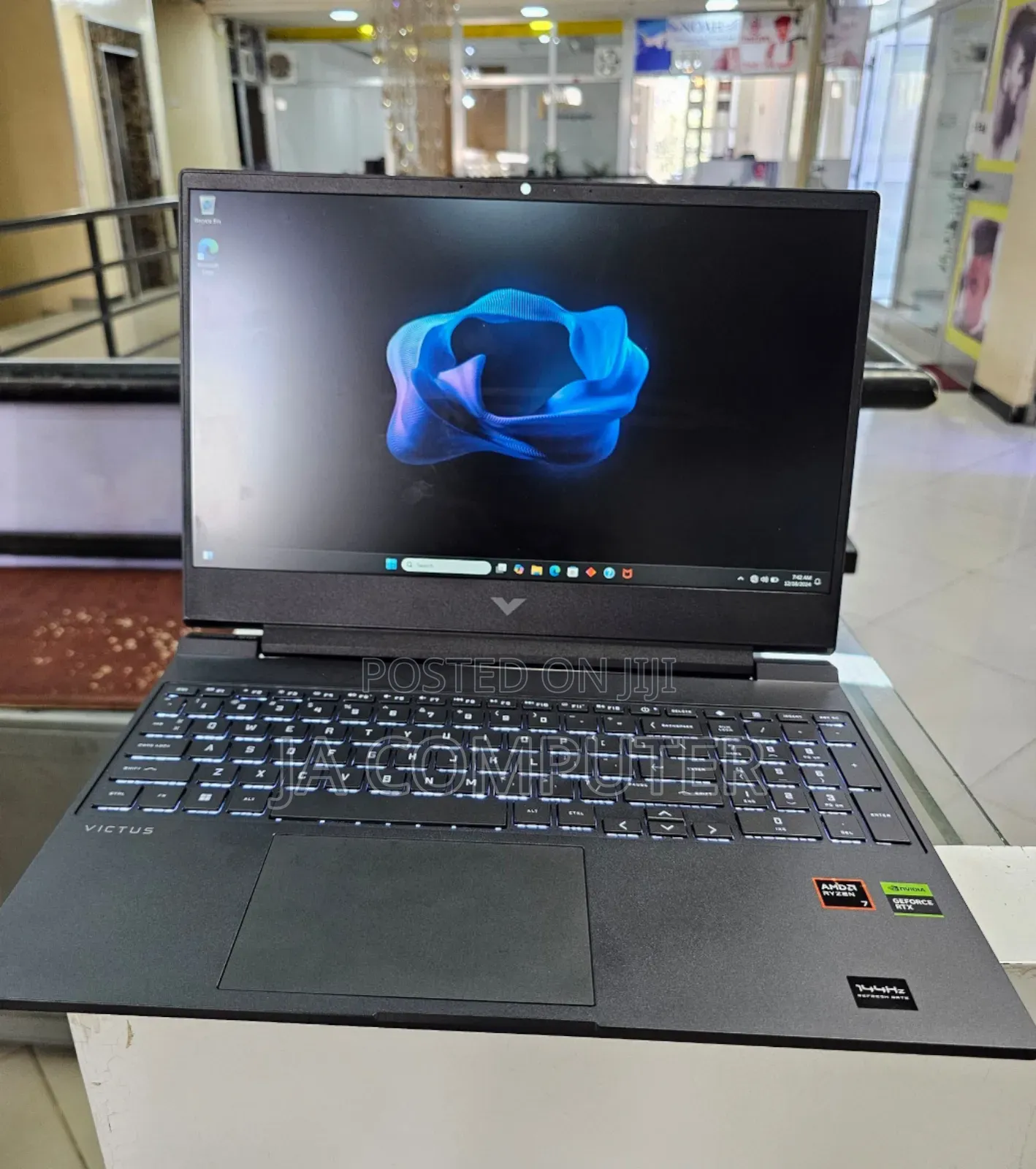 New Laptop HP Victus 16 16GB AMD Ryzen 7 SSD 1T