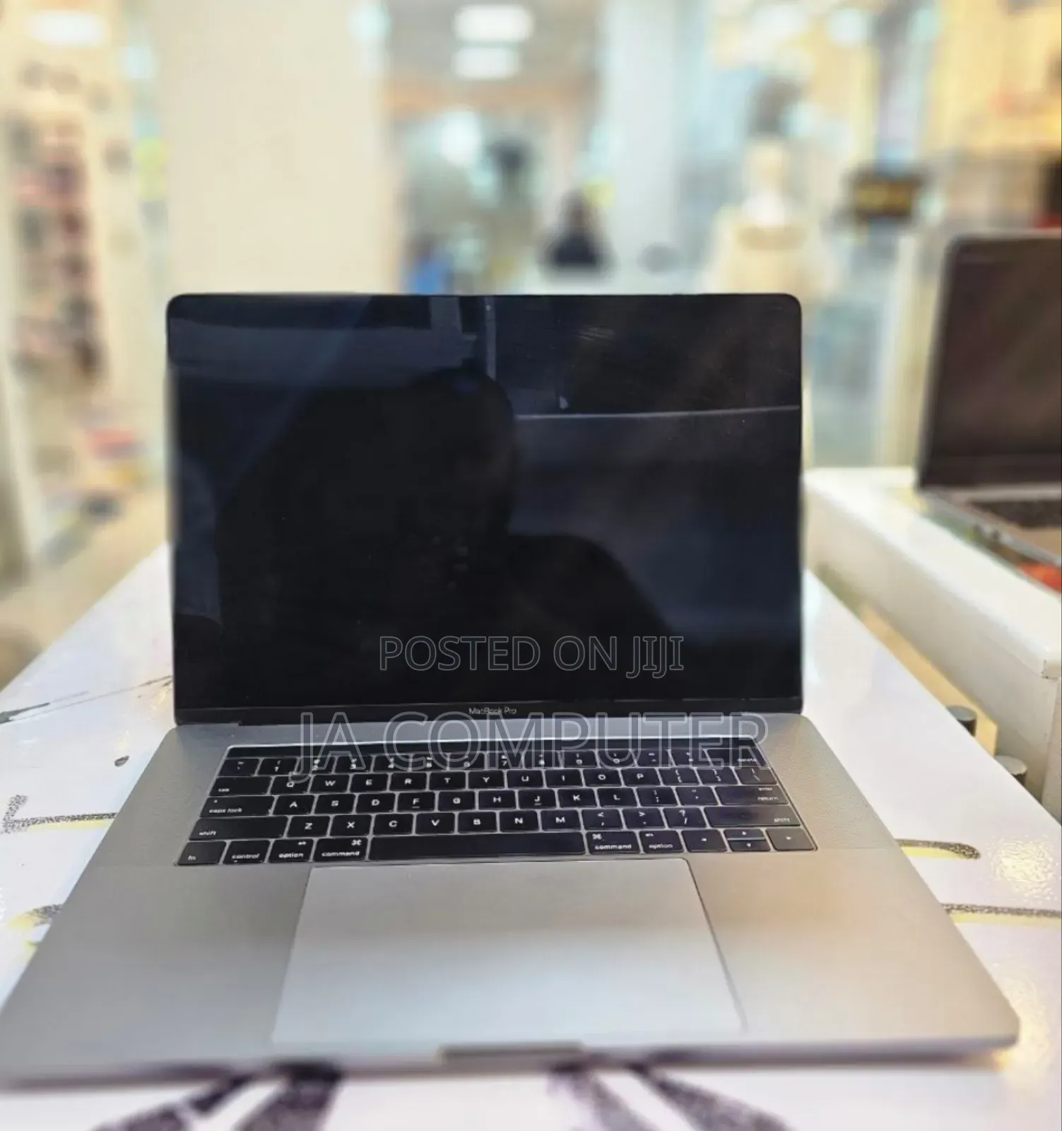 New Laptop Apple MacBook Pro 2016 16GB Intel Core I7 SSD 512GB