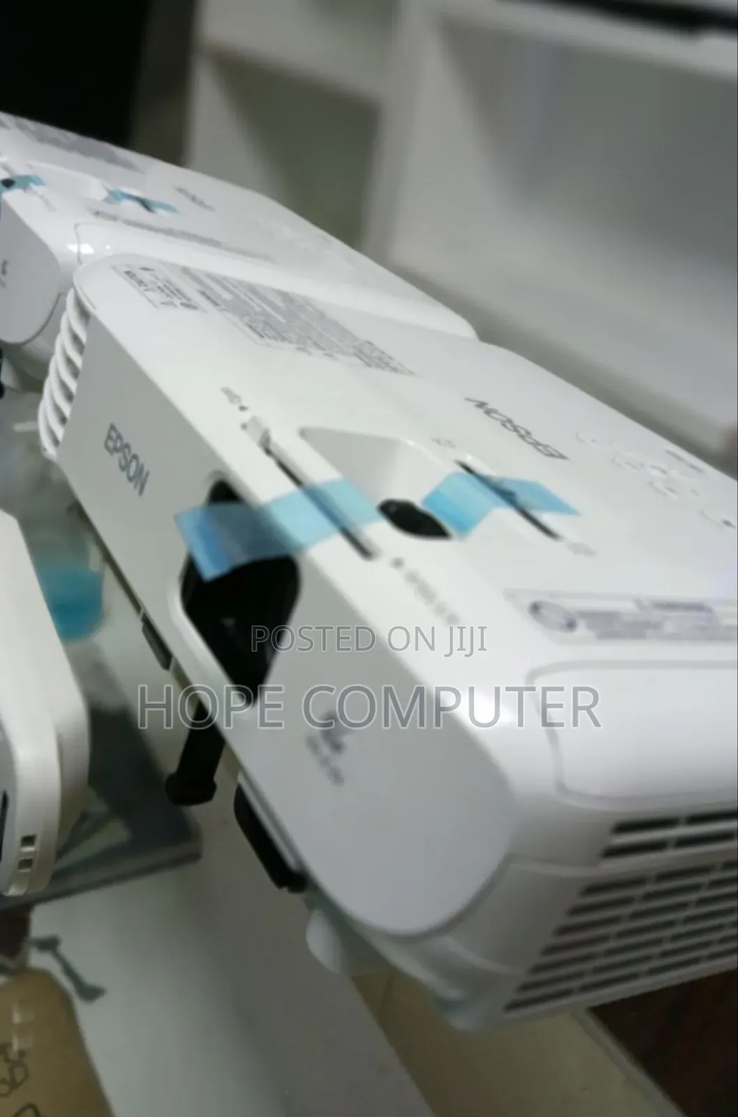 Epson Projector With Bag Remote 
Model Name: Eb-S05