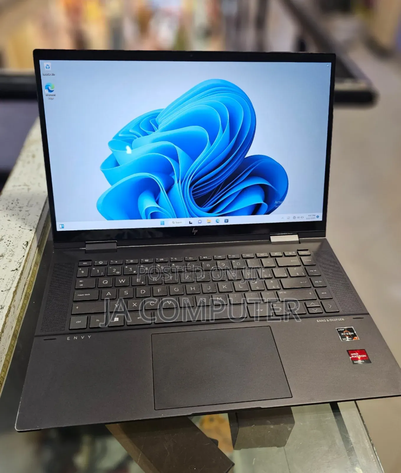 New Laptop HP Envy X360 16GB AMD Ryzen 7 SSD 1T