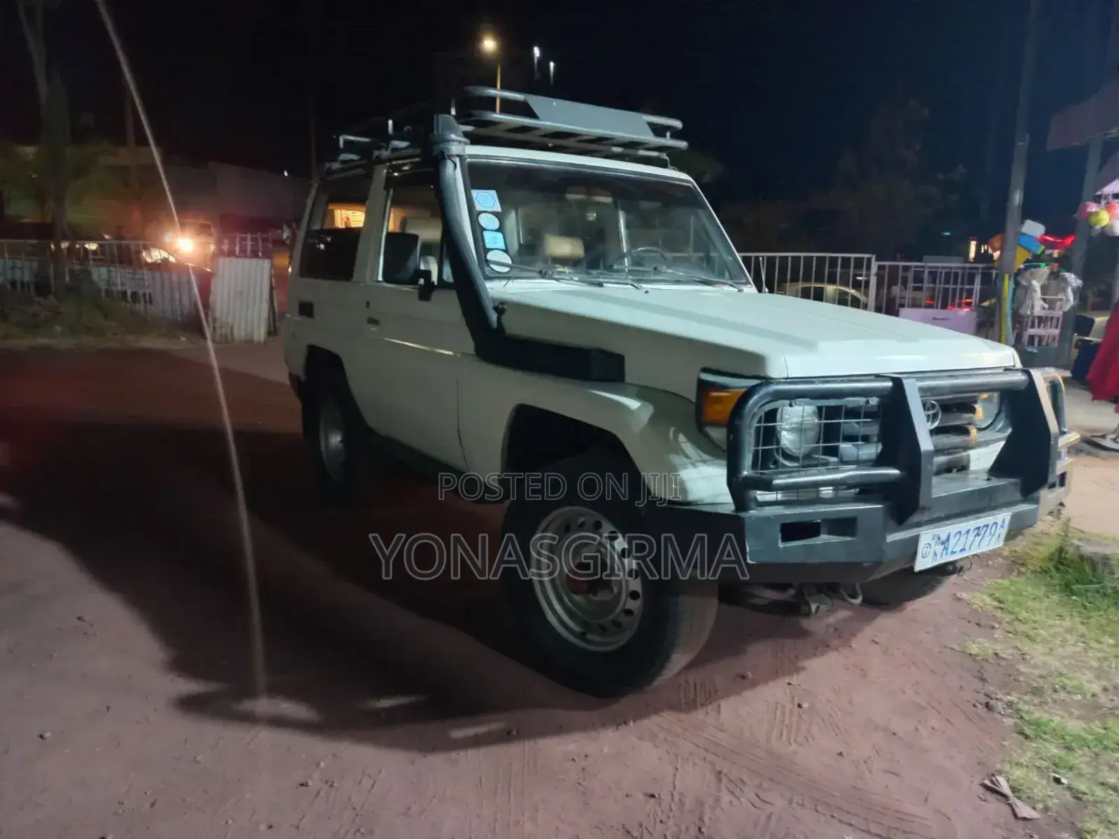 Toyota Land Cruiser 1991 White