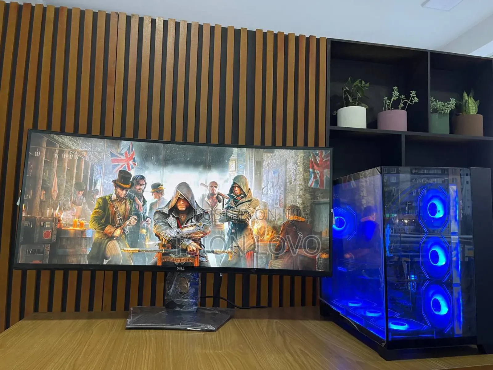 Ultra Wide Gaming Monitor