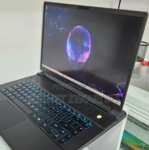 New Laptop Alienware M17x R2 16GB Intel Core I7 SSD 1T