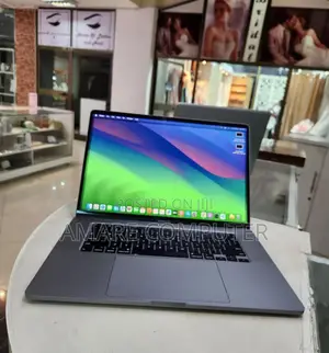 Photo - New Laptop Apple MacBook Pro 2019 16GB Intel Core I9 SSD 1T