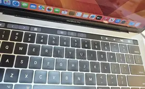 New Laptop Apple MacBook Pro 2017 16GB Intel Core I7 SSD 512GB