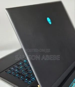 New Laptop Alienware M17x R2 16GB Intel Core I7 SSD 1T