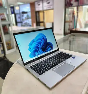 New Laptop HP EliteBook 840 G8 16GB Intel Core I7 SSD 512GB