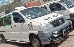 Toyota HiAce 2011 White