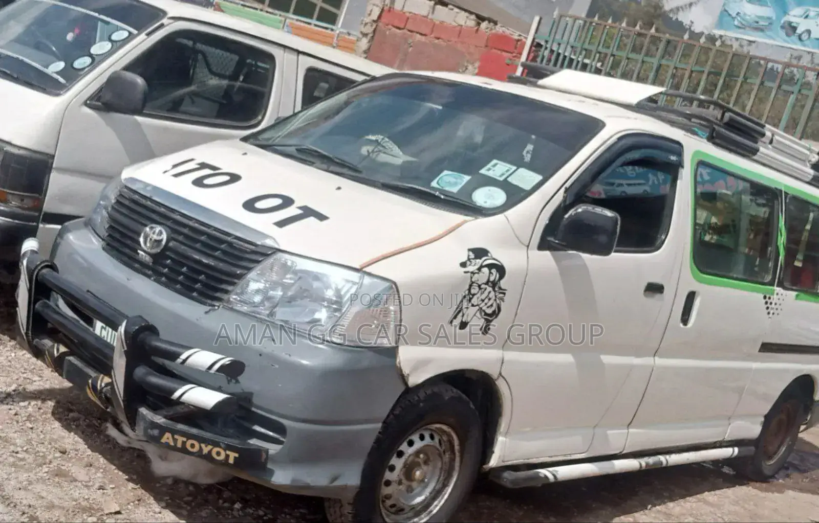 Toyota HiAce 2011 White