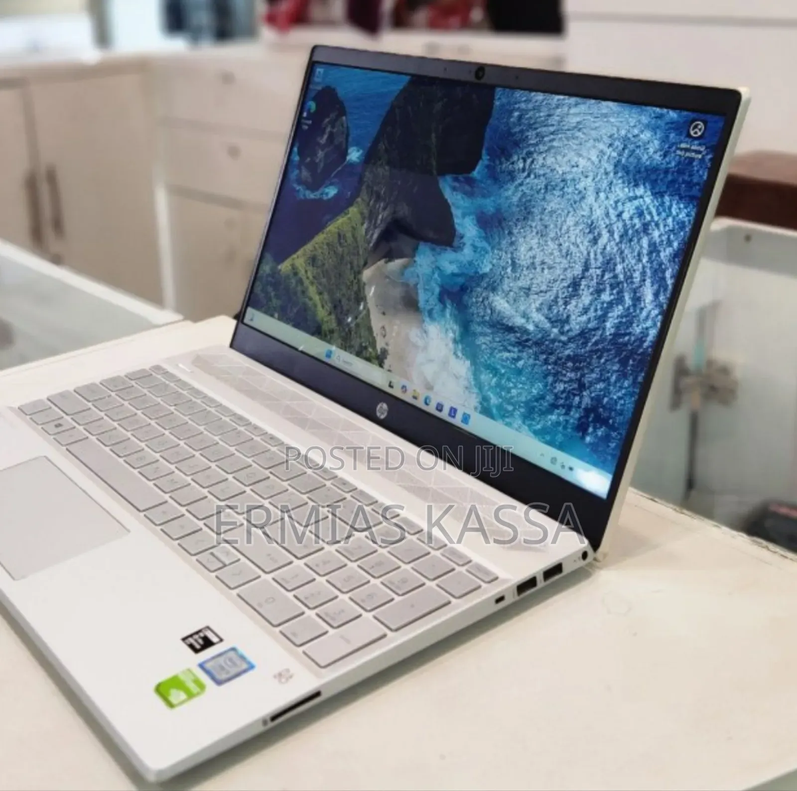 New Laptop HP Pavilion 15 8GB Intel Core I5 HDD+SSD 1.5T