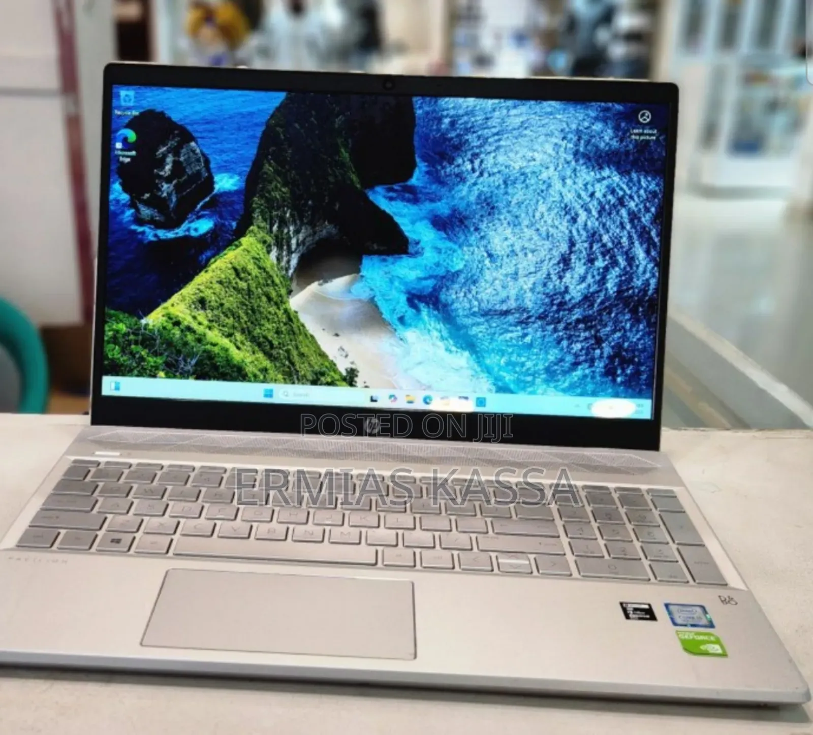 New Laptop HP Pavilion 15 8GB Intel Core I5 HDD+SSD 1.5T