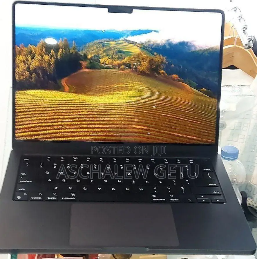 New Laptop Apple MacBook Pro M1 18GB Intel Core I5 SSD 512GB