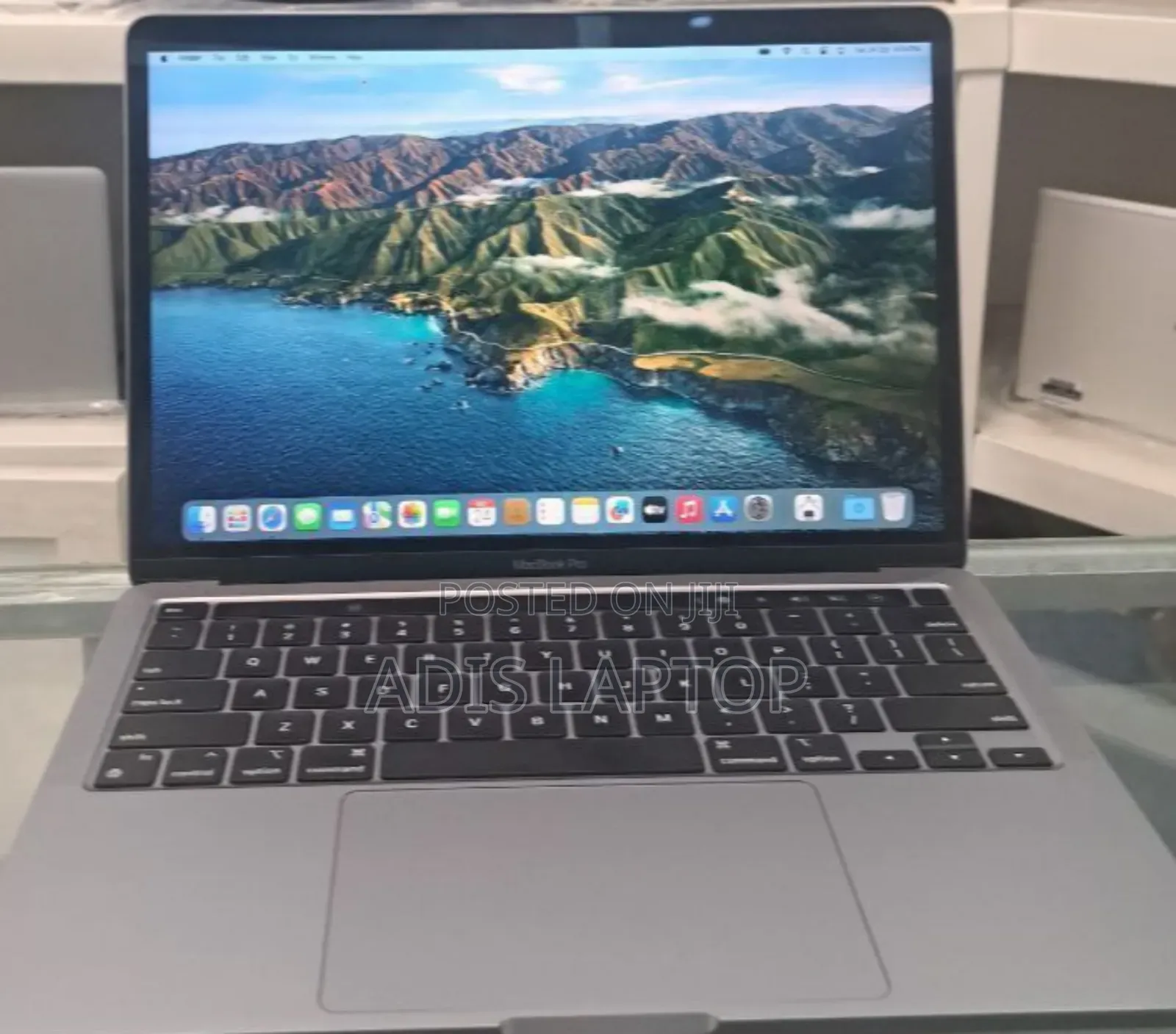 New Laptop Apple MacBook Pro 2020 M1 8GB Apple M1 SSD 256GB
