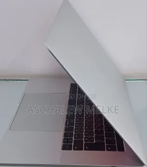 Photo - New Laptop Apple MacBook Pro 2017 16GB Intel Core I7 SSD 1T