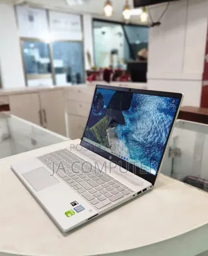 New Laptop HP Pavilion 15 8GB Intel Core I5 SSHD (Hybrid) 1.5T