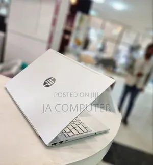 New Laptop HP Pavilion 15 8GB Intel Core I5 SSHD (Hybrid) 1.5T