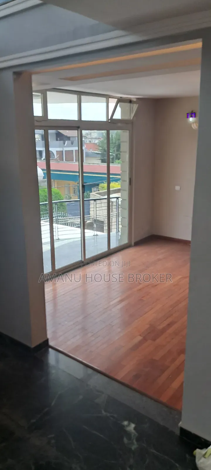 11bdrm House in Addis Abeba, Bole for rent