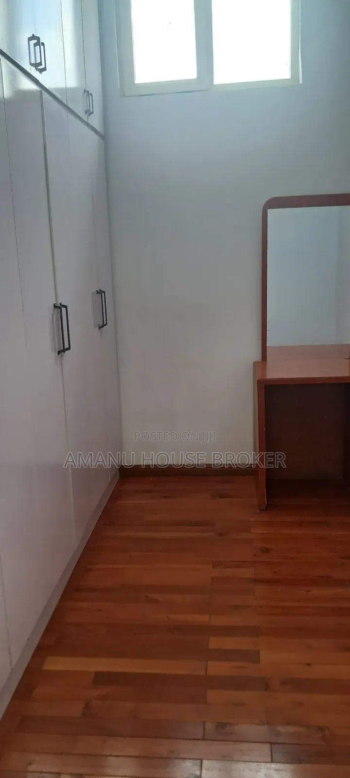 11bdrm House in Addis Abeba, Bole for rent