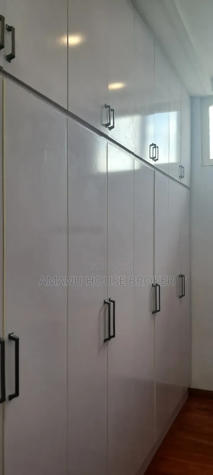 11bdrm House in Addis Abeba, Bole for rent