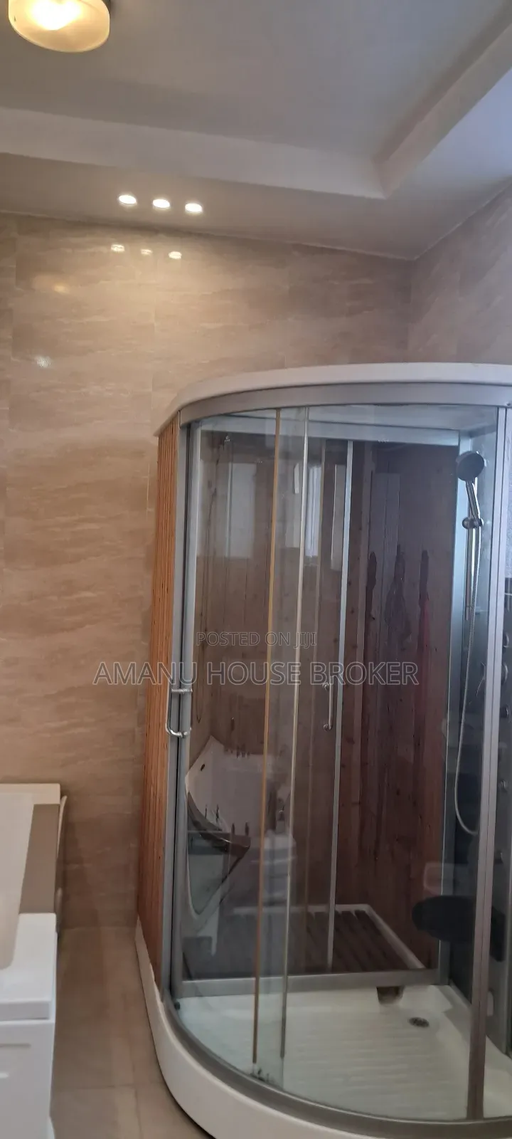 11bdrm House in Addis Abeba, Bole for rent