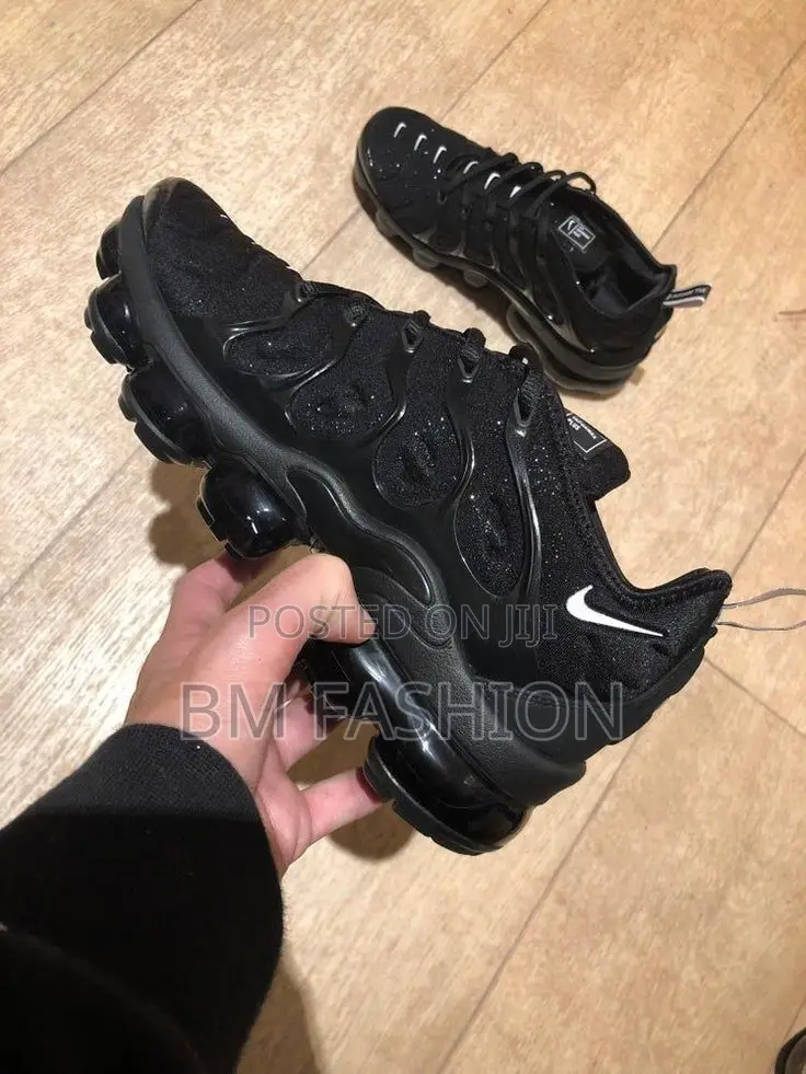 Nike Air Max Black Plus