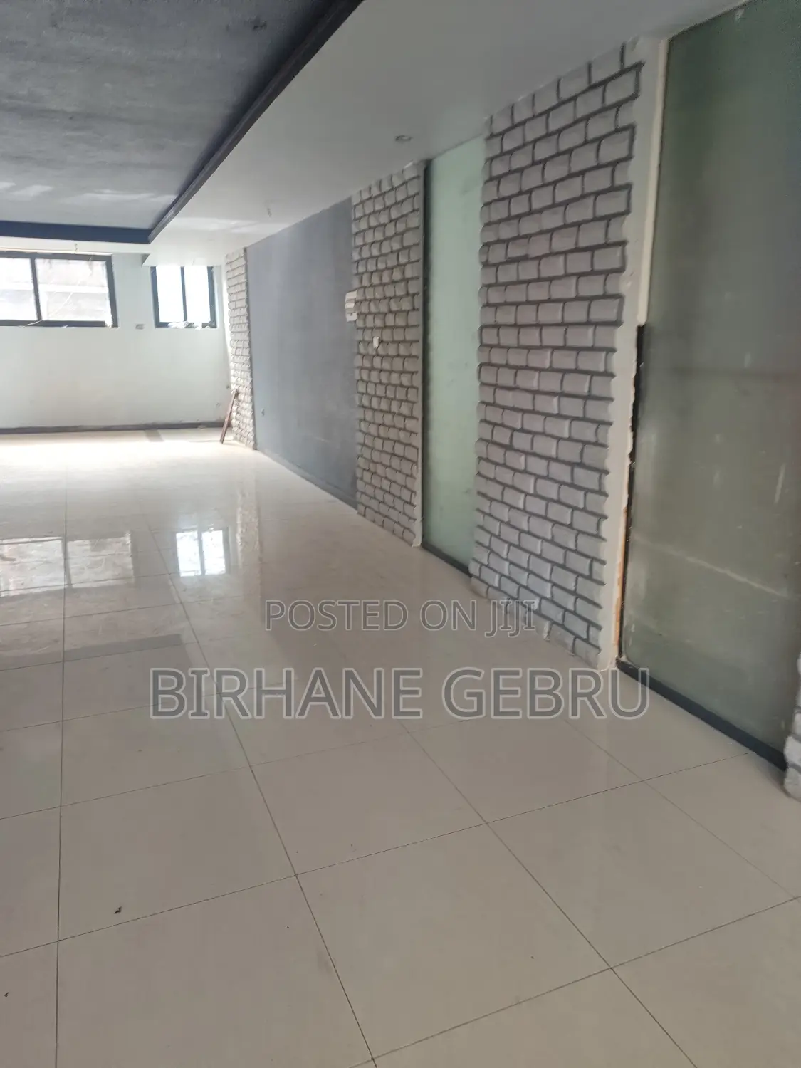 Luxury Apartimen Rent for Cafe or Other Business