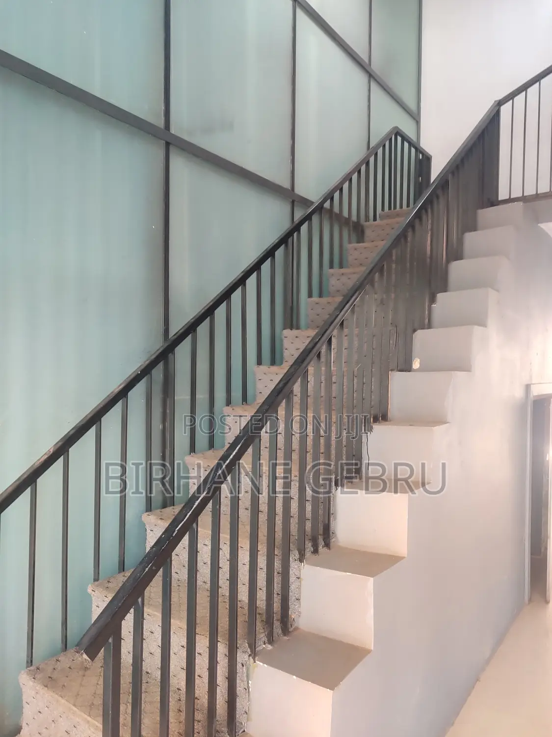 Luxury Apartimen Rent for Cafe or Other Business