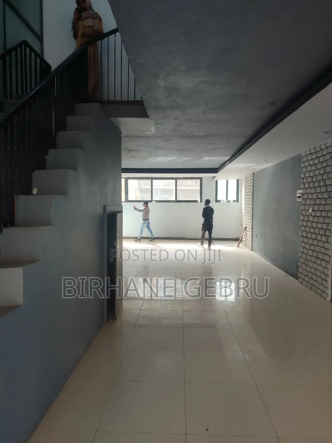 Luxury Apartimen Rent for Cafe or Other Business