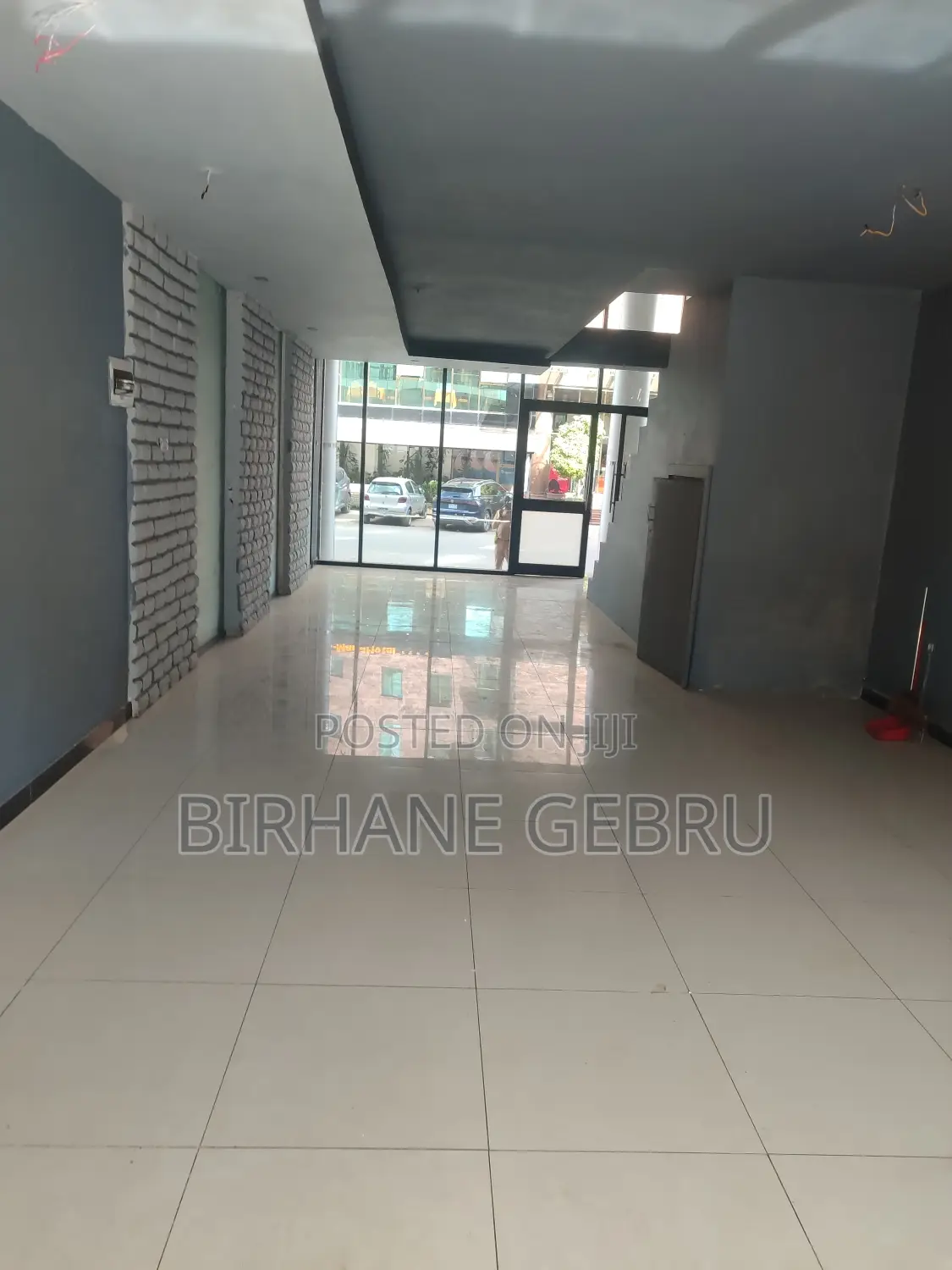 Luxury Apartimen Rent for Cafe or Other Business