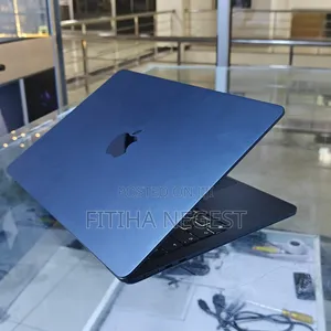 New Apple MacBook Air 2024 M3 13-Inch 8GB Intel Core M3 SSD 256GB