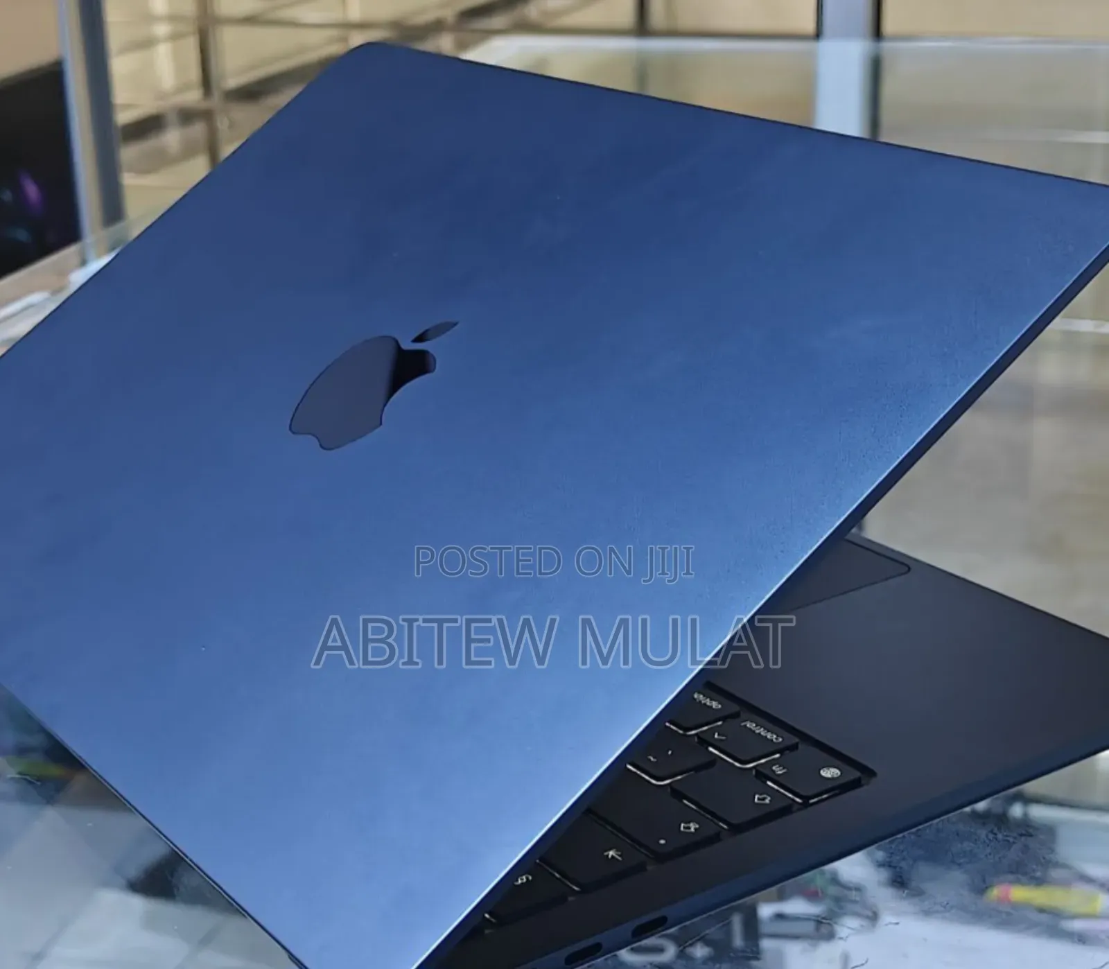 New Laptop Apple MacBook Air 2024 M3 13-Inch 8GB Apple M3 SSD 256GB