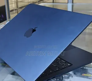 New Laptop Apple MacBook Air 2024 M3 13-Inch 8GB Apple M3 SSD 256GB