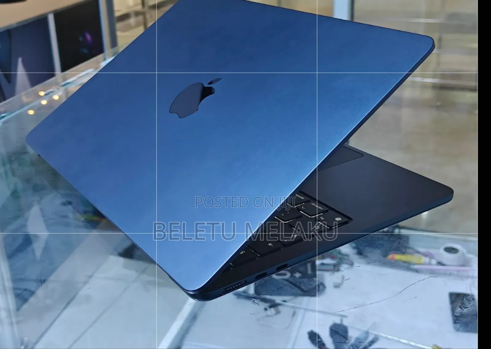 New Laptop Apple MacBook Air 2024 M3 13-Inch 8GB Apple M3 SSD 256GB