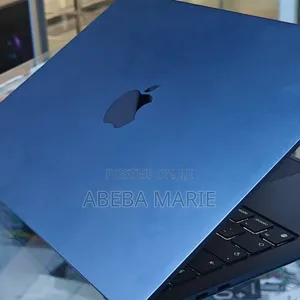 New Laptop Apple MacBook Air 2024 M3 13-Inch 8GB Apple M3 SSD 256GB