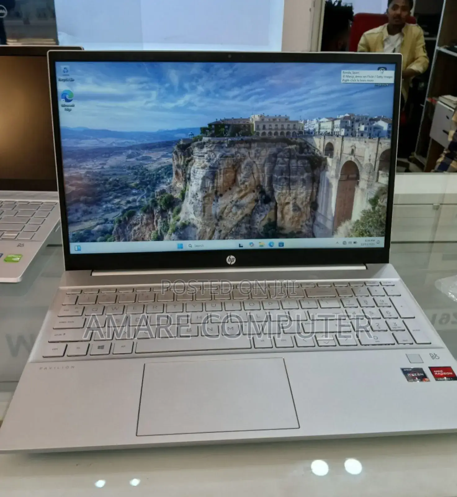 New Laptop HP Pavilion 15 8GB AMD Ryzen 5 SSD 512GB