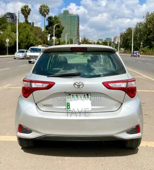 Toyota Yaris 2020 Silver