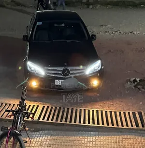 Mercedes-Benz C180 2009 Brown