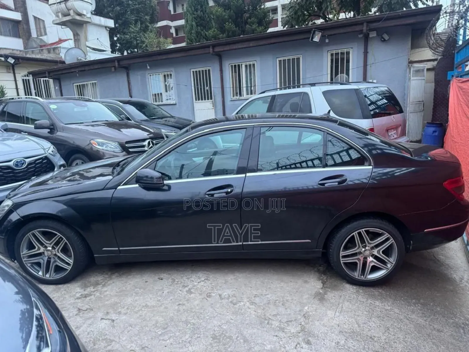 Mercedes-Benz C180 2009 Brown