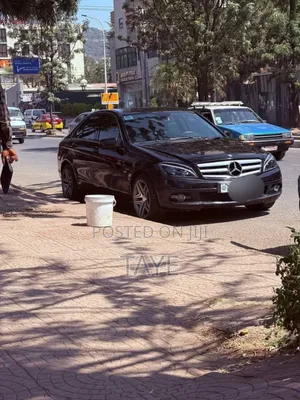 Photo - Mercedes-Benz C180 2009 Brown