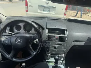 Mercedes-Benz C180 2009 Brown