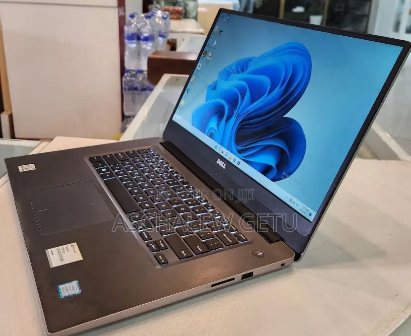 New Laptop Dell Inspiron 15 16GB Intel Core I7 SSD 256GB