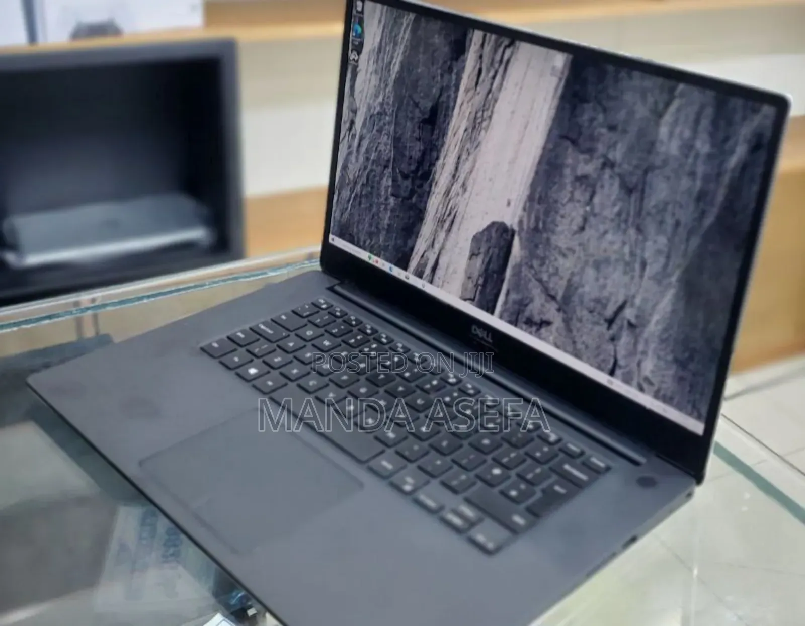 New Laptop Dell Precision 5540 16GB Intel Core I7 SSD 512GB