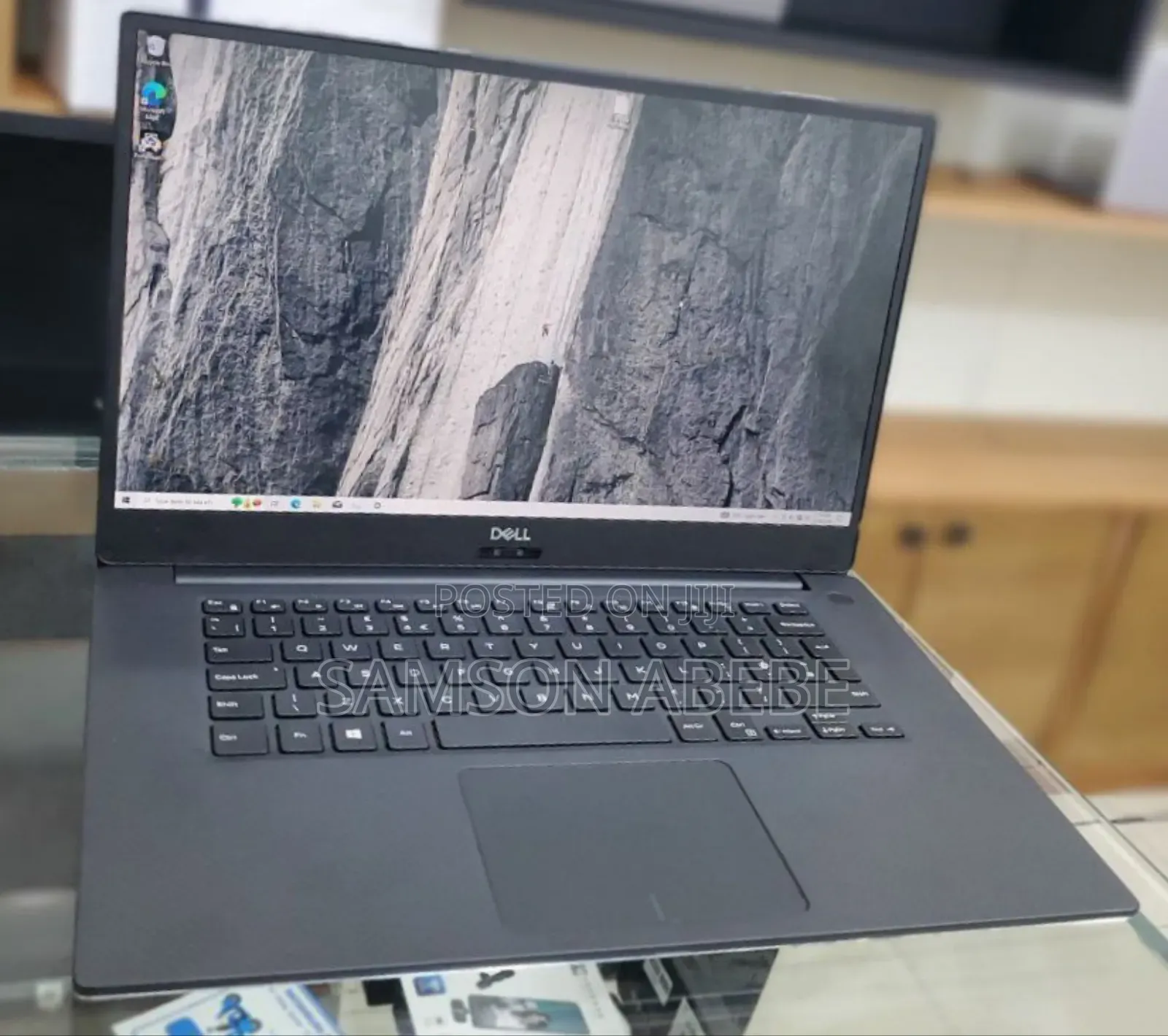 New Laptop Dell Precision 5540 16GB Intel Core I7 SSD 512GB