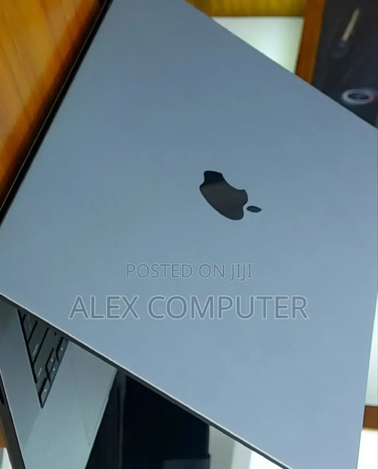 New Laptop Apple MacBook Pro M1 16GB Apple M1 Pro SSD 1T