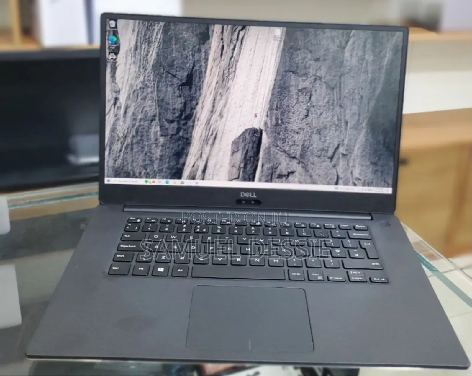 New Laptop Dell Precision 5540 16GB Intel Core I7 SSD 512GB